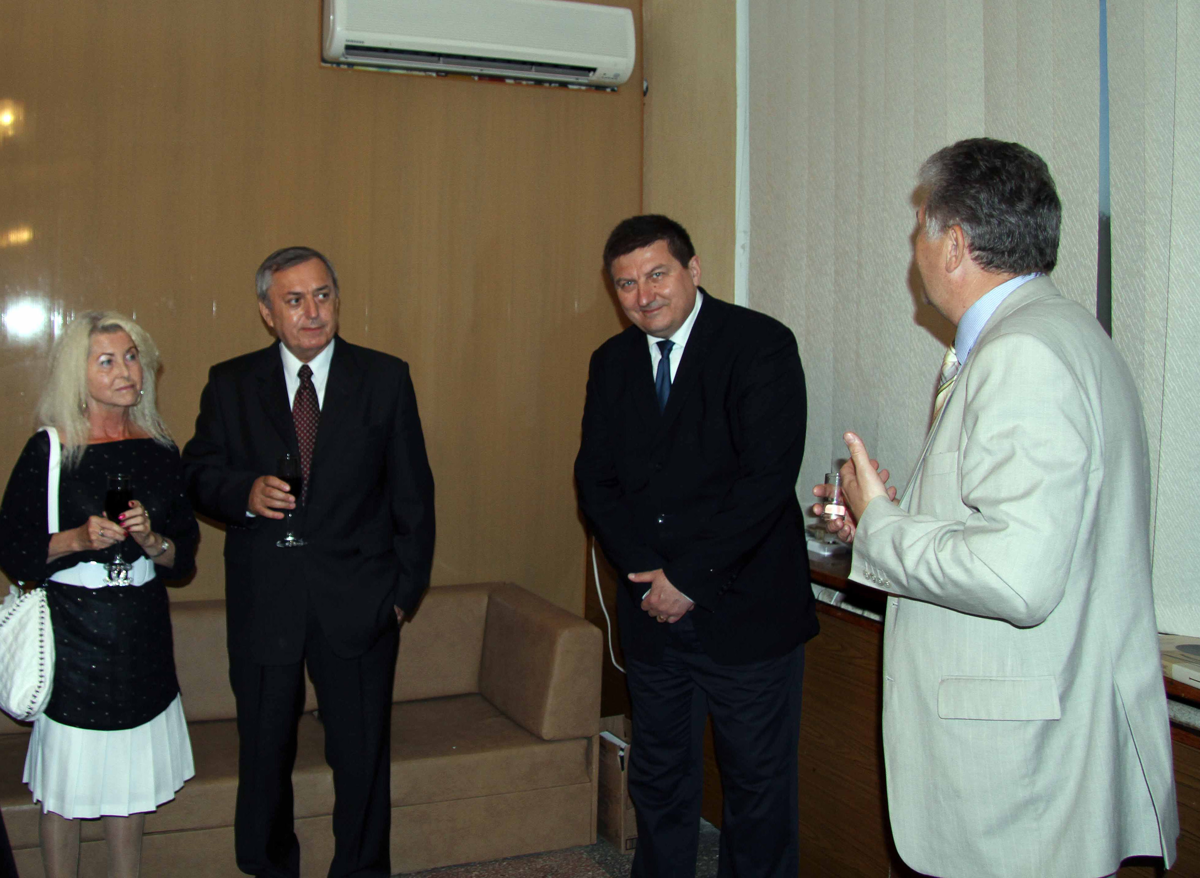 Wiesław Mazur with wife, Alfred Twardecki, Victor Zin'ko